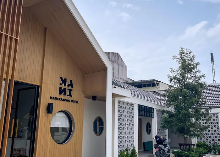 Mani Ranong Hotel