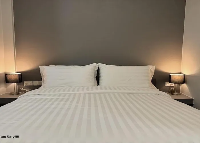 โรงแรมหลังสวนเพลส Langsuan Place Hotel